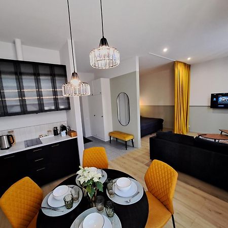 Golden Palms Apartment In The City Centre Riga Exterior foto